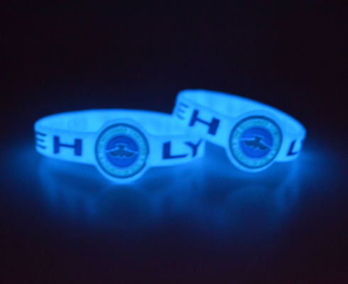 Color Filled Custom Silicone Bracelets Glow In The Dark For Outdoor Events